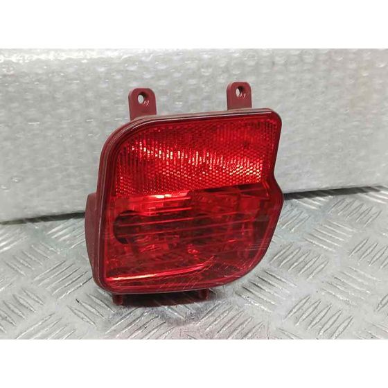 Piloto Trasero Izquierdo Paragolpes para Peugeot 2008 (P1)