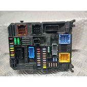 Caja Reles / Fusibles para Peugeot 2008 (P1)