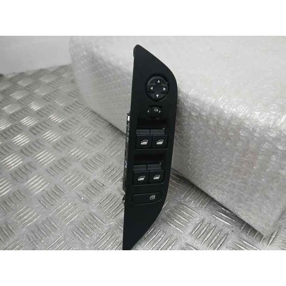 Mando Elevalunas Delantero Izquierdo para Peugeot 2008 (P1)
