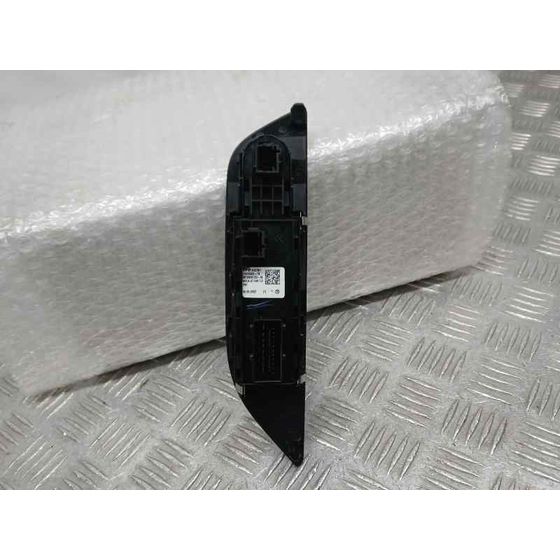 Mando Elevalunas Delantero Izquierdo para Peugeot 2008 (P1)