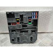 Caja Reles / Fusibles para Nissan Pulsar (C13)