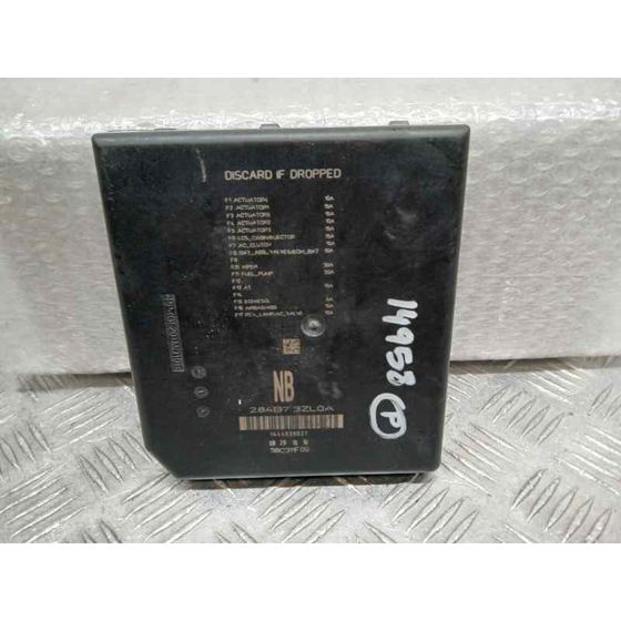 Caja Reles / Fusibles para Nissan Pulsar (C13)
