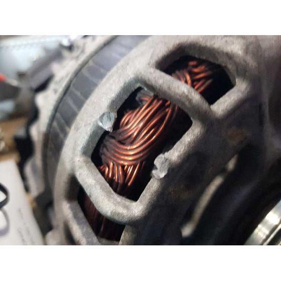 Alternador para Nissan Pulsar (C13)