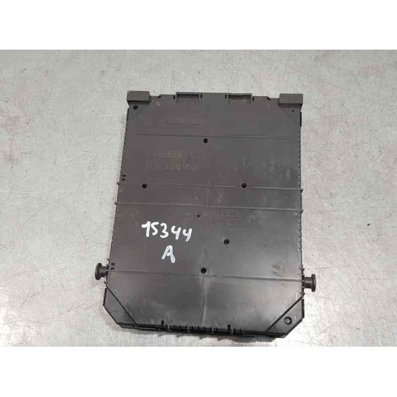 Caja Reles / Fusibles para Peugeot 208 (P2)
