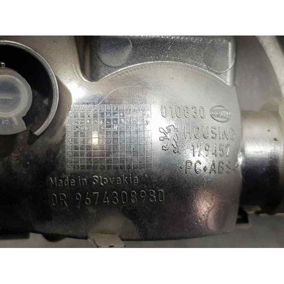 Piloto Trasero Central para Peugeot 208 (P2)