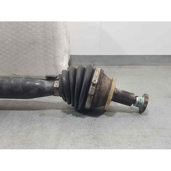 Transmision Delantera Derecha para Volkswagen Polo (9N1)