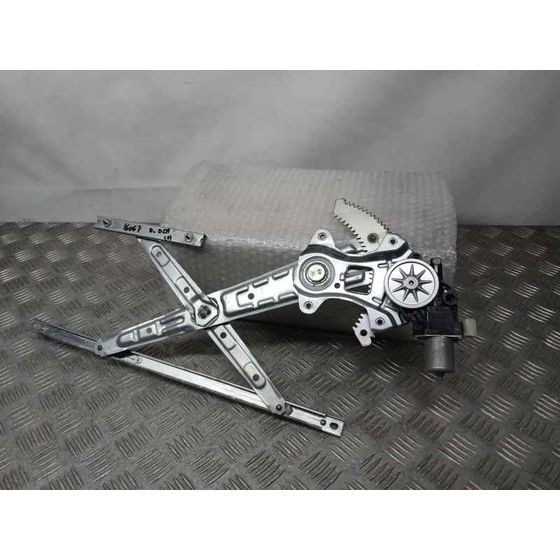 Elevalunas Delantero Derecho para Mitsubishi Space Star (A00)