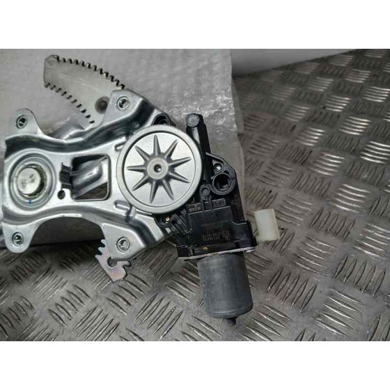 Elevalunas Delantero Derecho para Mitsubishi Space Star (A00)