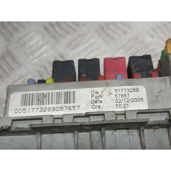 Caja Reles / Fusibles para Fiat Stilo (192)