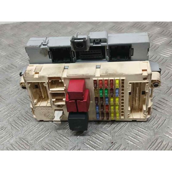 Caja Reles / Fusibles para Fiat Stilo (192)