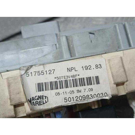 Caja Reles / Fusibles para Fiat Stilo (192)
