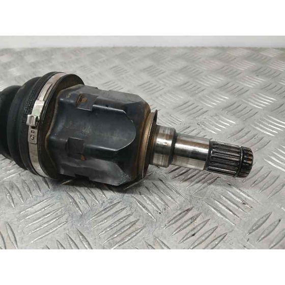 Transmision Delantera Izquierda para Toyota Corolla (E12)