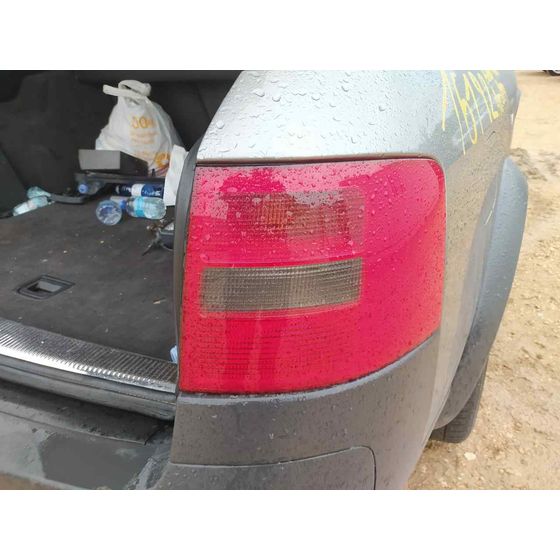 Piloto Trasero Derecho para Audi A6 Avant (4B5)