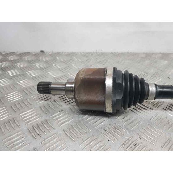 Transmision Delantera Izquierda para Peugeot 2008 (P1)