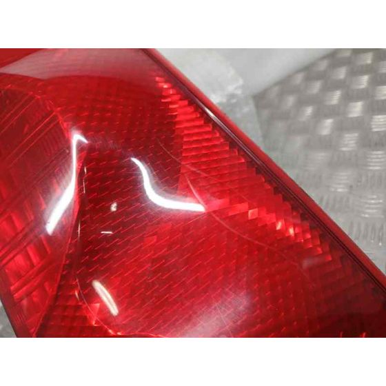 Piloto Trasero Derecho para Nissan Note (E11E)