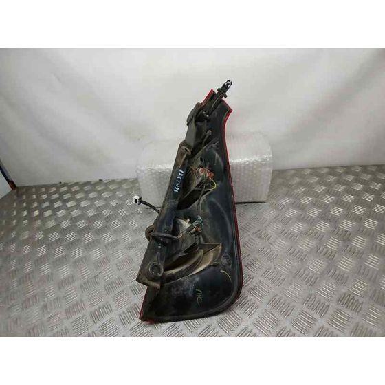 Piloto Trasero Izquierdo para Nissan Note (E11E)