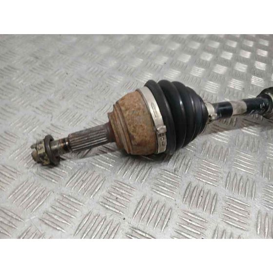 Transmision Delantera Izquierda para Nissan Note (E11E)