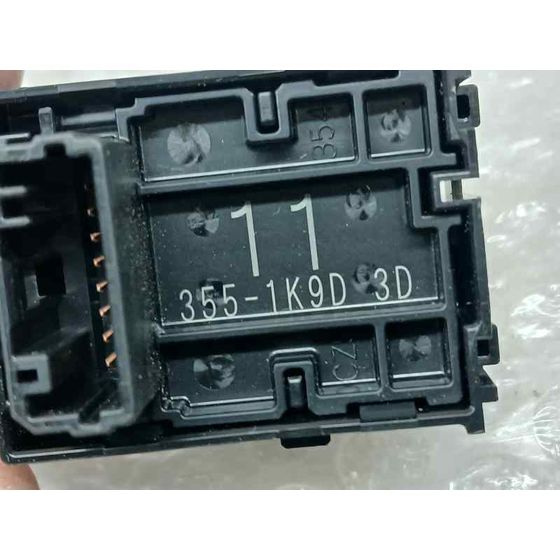 Mando Elevalunas Delantero Derecho para Toyota Corolla (E21)