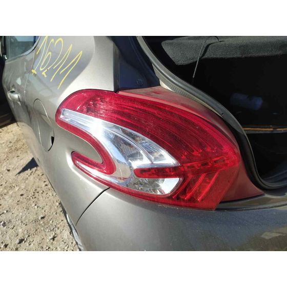 Piloto Trasero Izquierdo para Peugeot 208