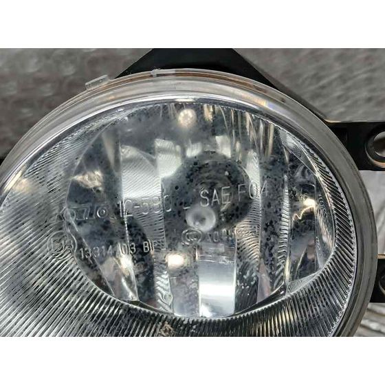 Faro Antiniebla Izquierdo para Toyota Rav4