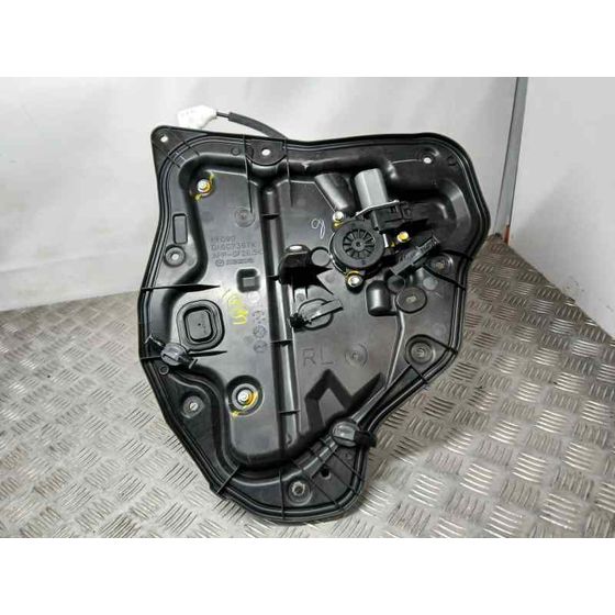 Elevalunas Trasero Izquierdo para Mazda 2 Lim. ()