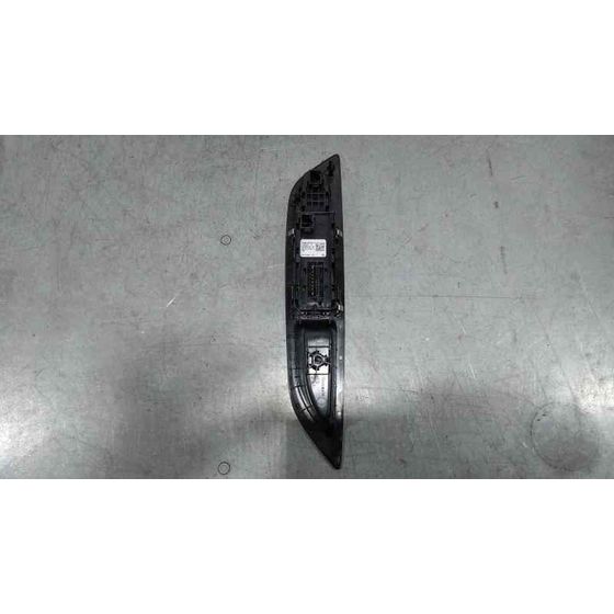 Mando Elevalunas Delantero Izquierdo para Peugeot 208 (P2)