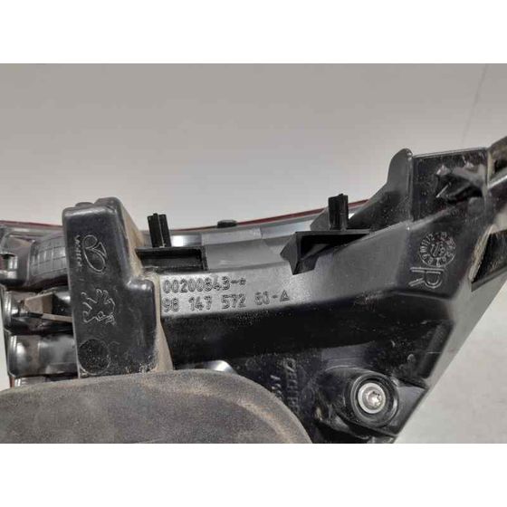 Piloto Trasero Derecho para Peugeot 2008 (--.2013->)