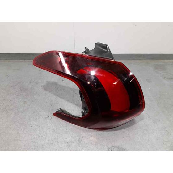 Piloto Trasero Izquierdo para Peugeot 2008 (--.2013->)