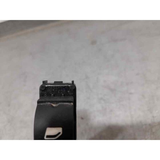 Mando Elevalunas Delantero Derecho para Peugeot 2008 (--.2013->)