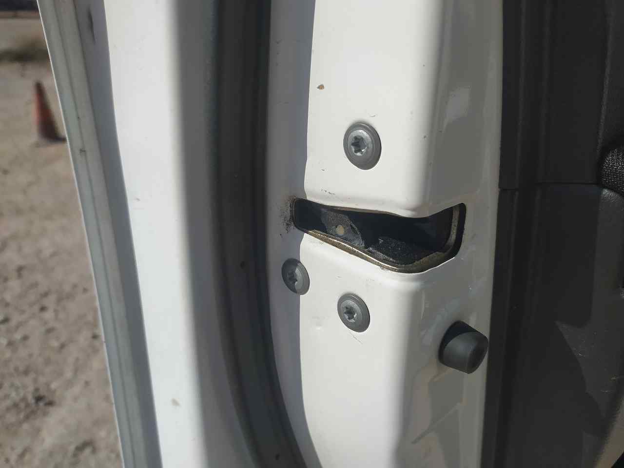 Cerradura Puerta Delantera Izquierda para Toyota Hilux (Gun1)