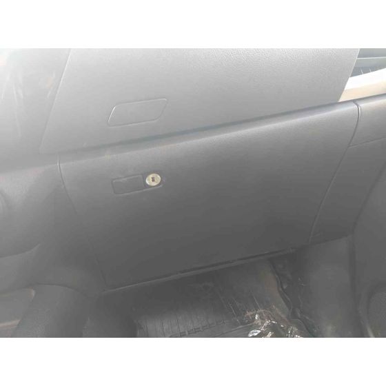 Guantera para Toyota Hilux (Gun1)