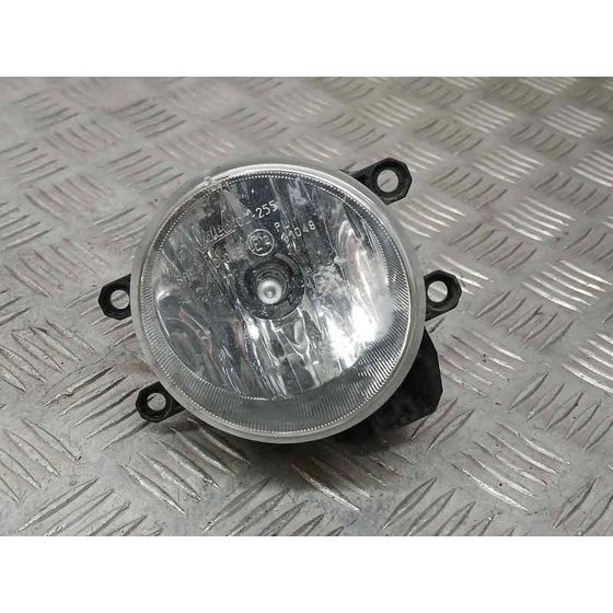 Faro Antiniebla Derecho para Toyota Avensis (T27)