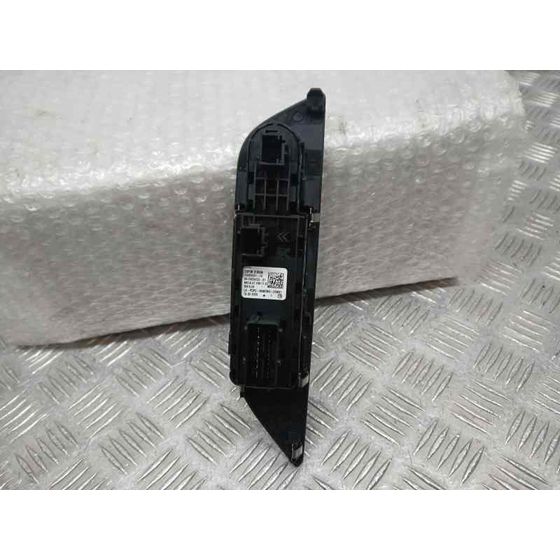 Mando Elevalunas Delantero Izquierdo para Peugeot 2008 (P1)