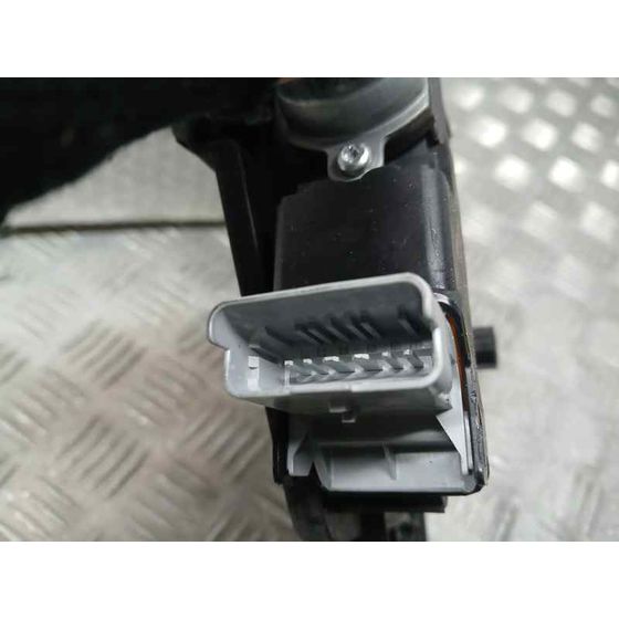 Elevalunas Delantero Izquierdo para Peugeot 2008 (P1)