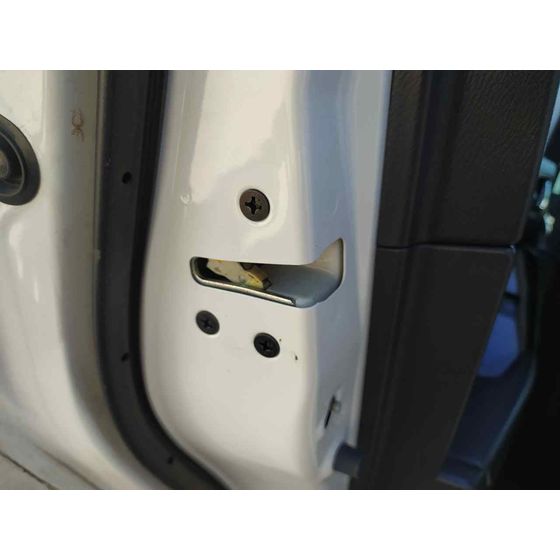 Cerradura Puerta Trasera Izquierda para Mazda 3 Lim. ()
