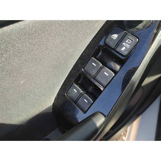 Mando Elevalunas Delantero Izquierdo para Mazda 3 Lim. ()