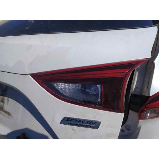 Piloto Trasero Derecho para Mazda 3 Lim. ()
