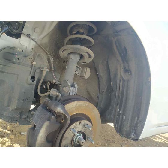 Plastico Pase Rueda Del. Izq. para Mazda 3 Lim. ()