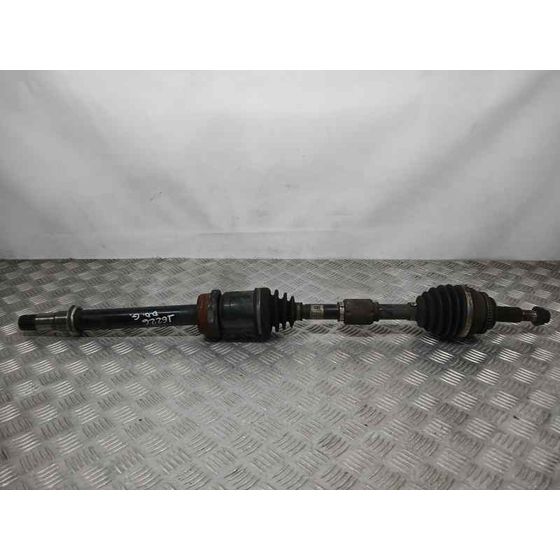 Transmision Delantera Derecha para Toyota Corolla Verso (R1)