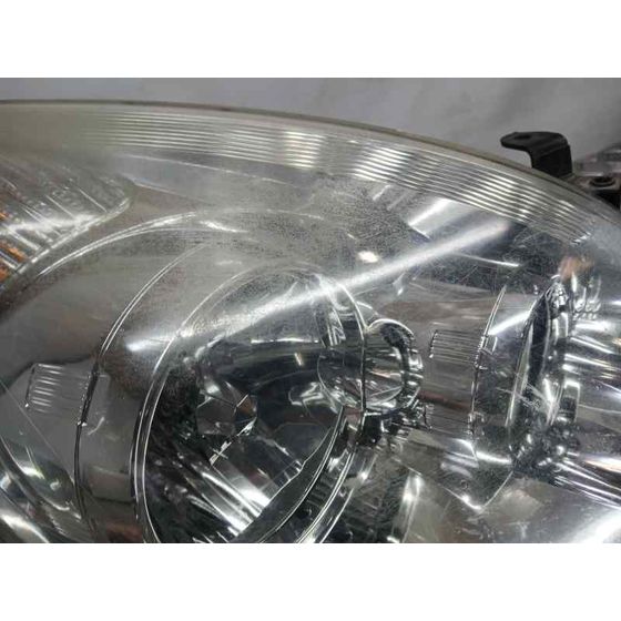 Faro Derecho para Toyota Corolla Verso (R1)