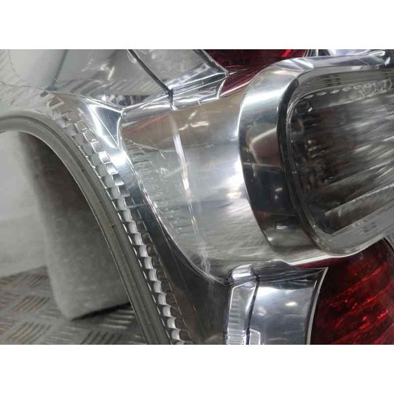 Piloto Trasero Izquierdo para Toyota Corolla Verso (R1)