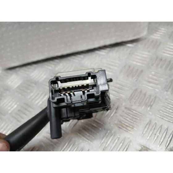 Mando Limpia para Toyota Corolla Verso (R1)