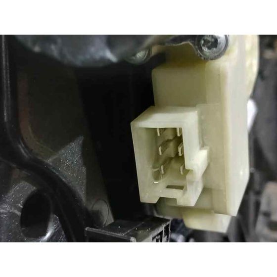 Elevalunas Delantero Derecho para Mercedes-Benz Clase C (W205) Lim.