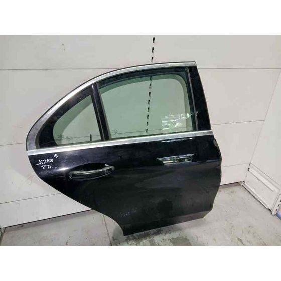 Puerta Trasera Derecha para Mercedes-Benz Clase C (W205) Lim.