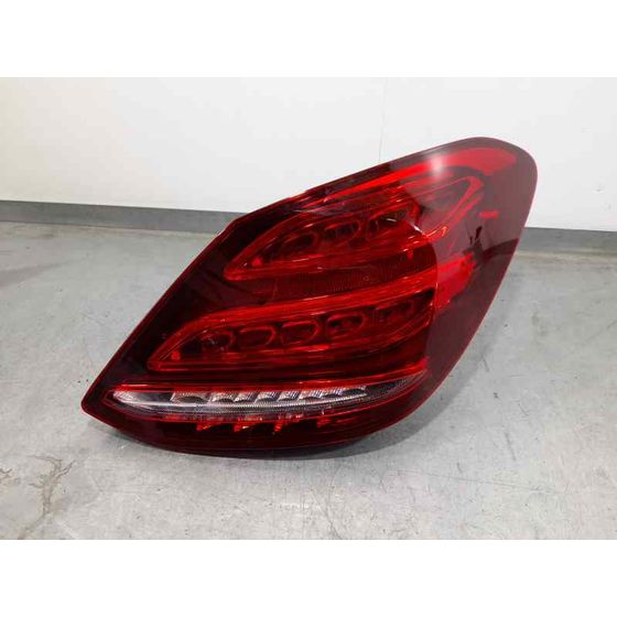 Piloto Trasero Derecho para Mercedes-Benz Clase C (W205) Lim.