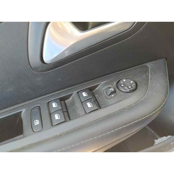 Mando Elevalunas Delantero Izquierdo para Peugeot 208 (P2)