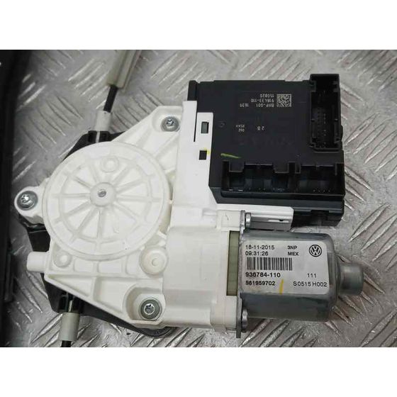 Elevalunas Delantero Derecho para Volkswagen Jetta (163)