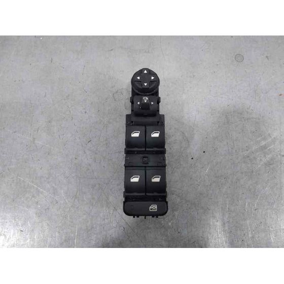 Mando Elevalunas Delantero Izquierdo para Peugeot 208 (P2)