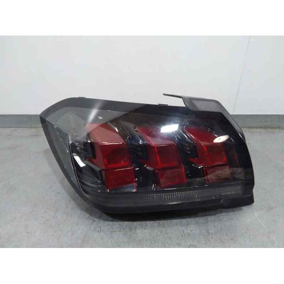 Piloto Trasero Izquierdo para Peugeot 208 (P2)