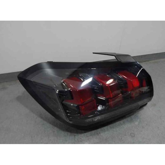 Piloto Trasero Izquierdo para Peugeot 208 (P2)